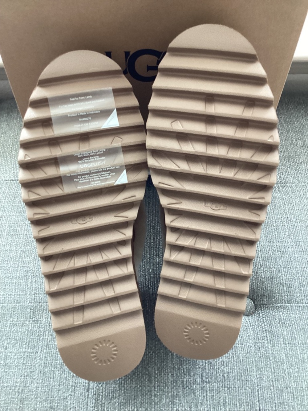 UGG® Nita Genuine Shearling Slipper (Women) 10M - Picture 12 of 15